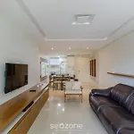 Apto Em Cond. C/ Acesso A Praia E Piscina Ave0232