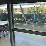 Apto Em Cond. C/ Acesso A Praia E Piscina Ave0232
